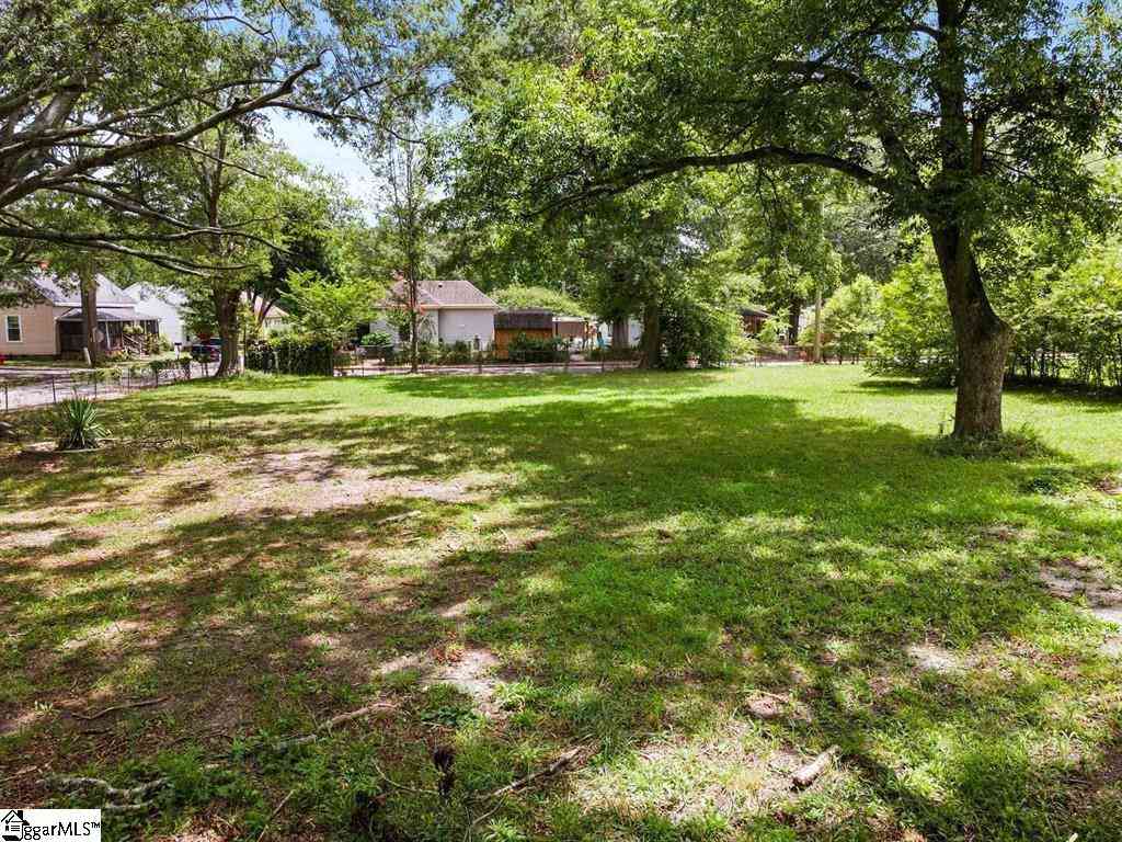 Vacant Land For Sale - 235 Oak<br/> Laurens County, Clinton, SC 29325