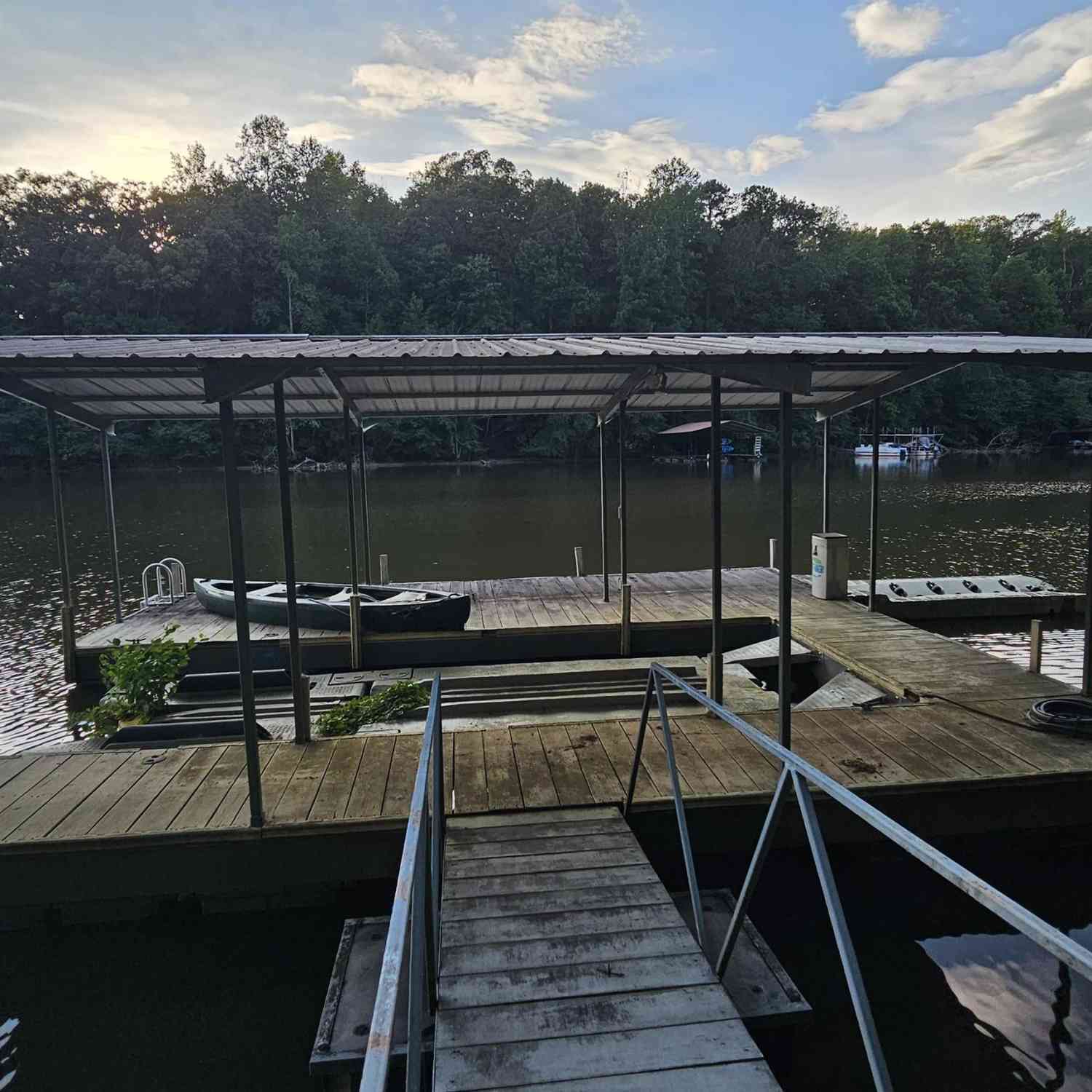 Vacant Land For Sale - 147 W Waters Edge<br/> West Union, SC 29696