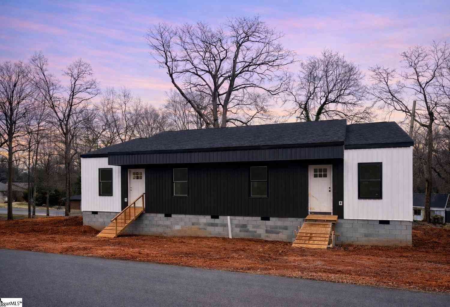 Multifamily For Sale - 142/144 Andover<br/> Spartanburg, SC 29322