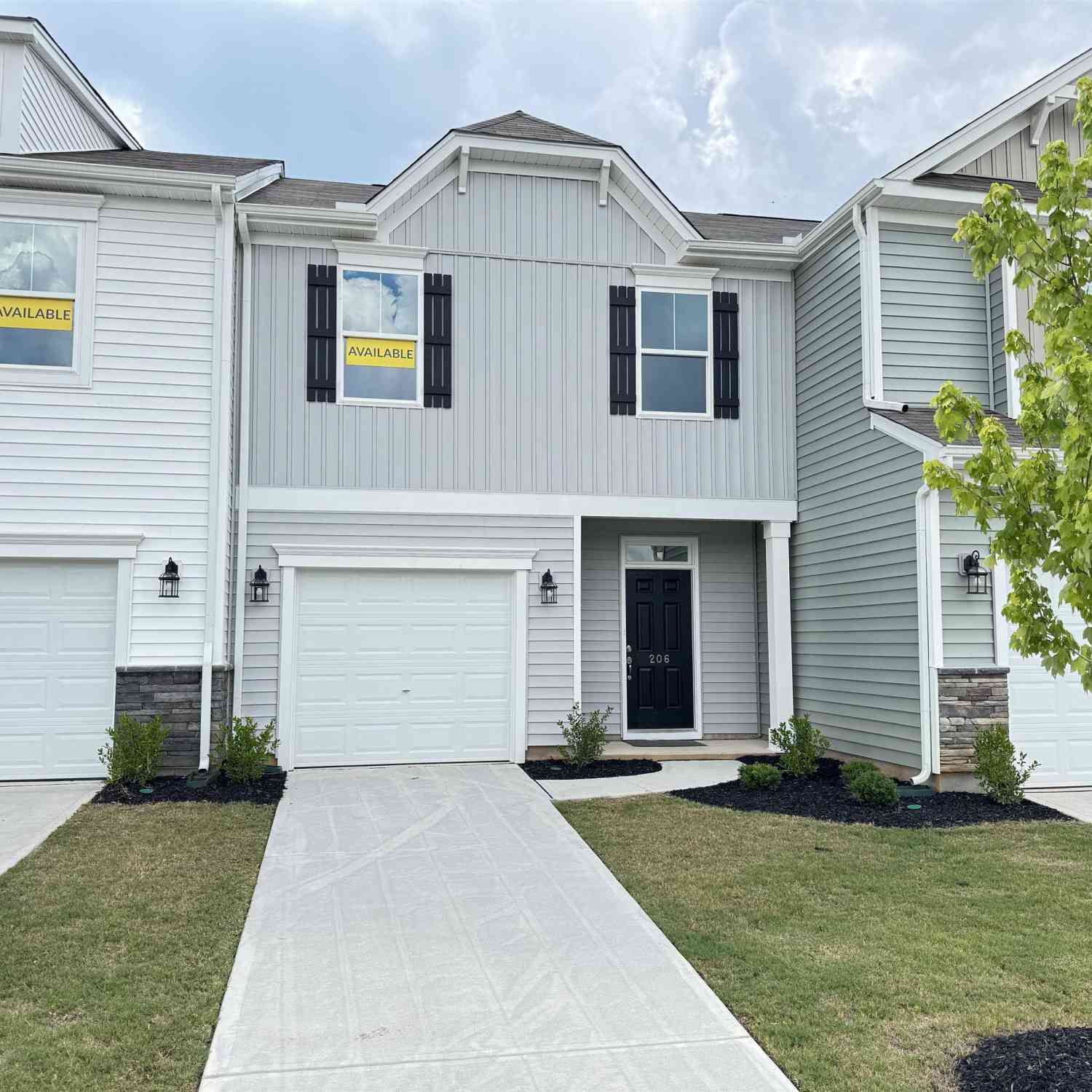 Townhouse For Sale - 206 Toal<br/> Greenville, SC 29611