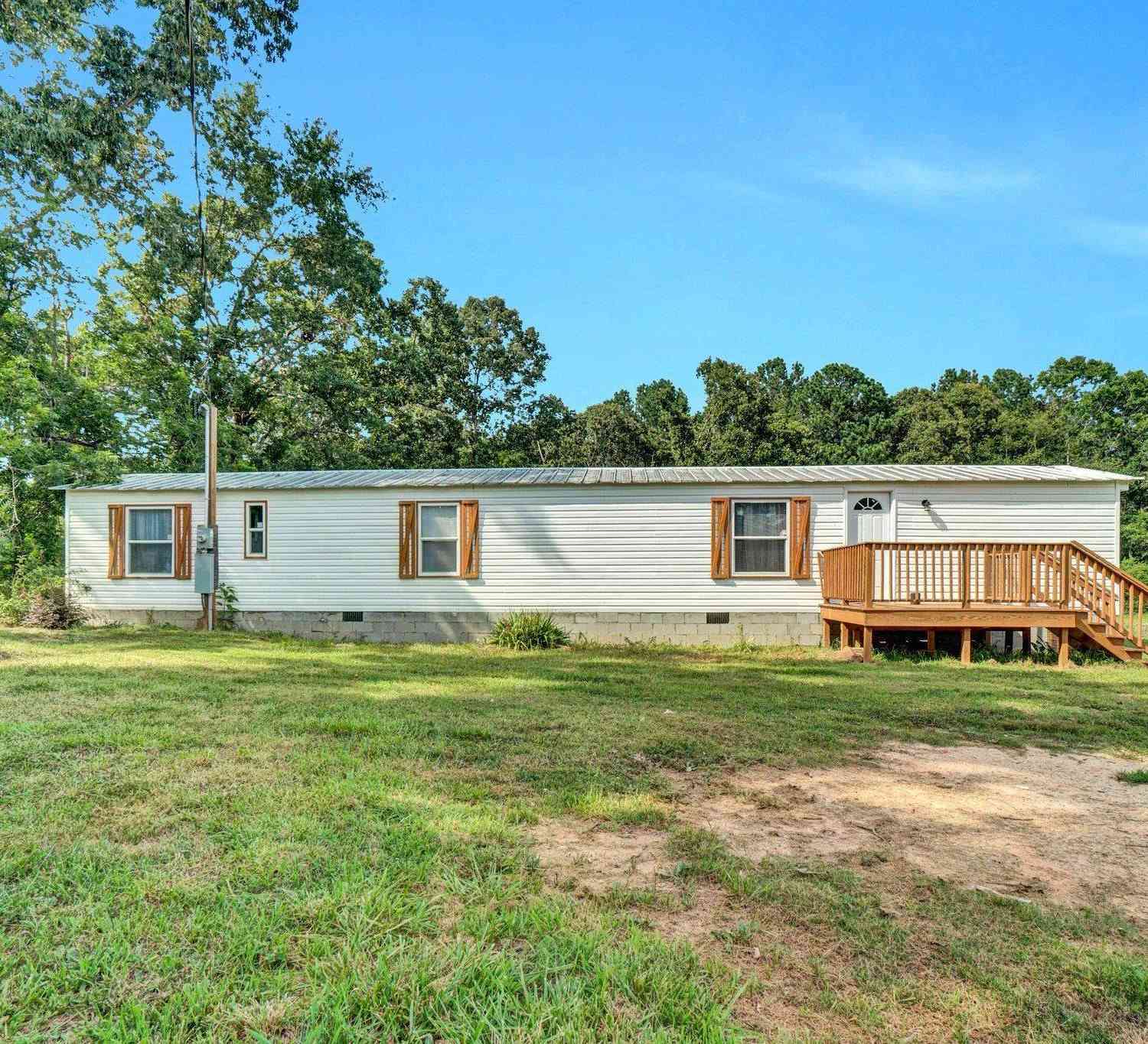 Mobile Home For Sale - 91 Halloween<br/> Laurens, SC 29360