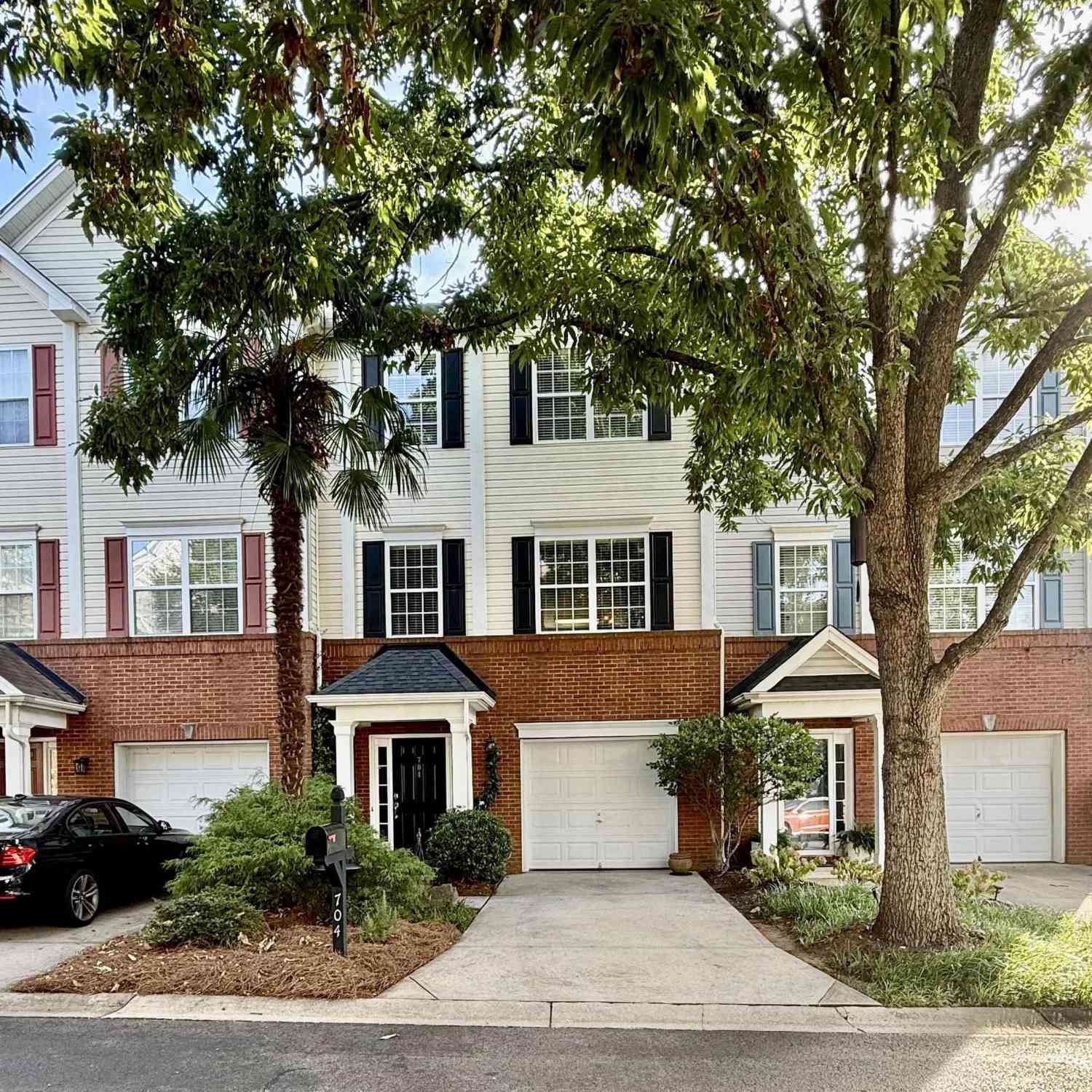 Townhouse For Sale - 704 Calle<br/> Greenville, SC 29607