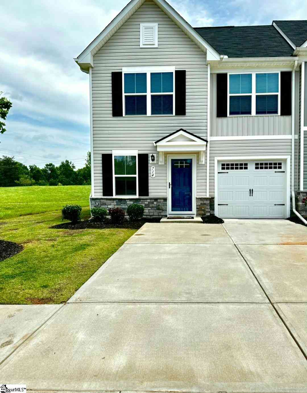 Townhouse For Sale - 714 Cresslyn<br/> Greenville, SC 29617