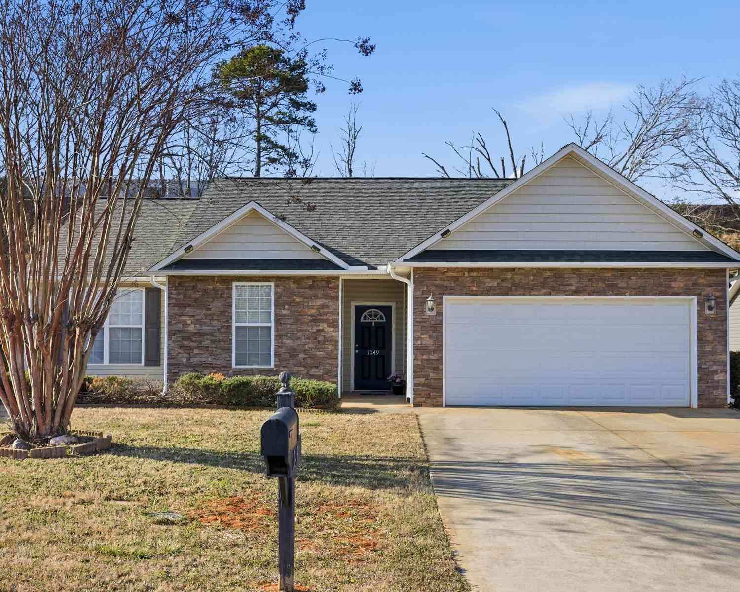 Homes For Sale - 1049 Blythwood<br/> Piedmont, SC 29673