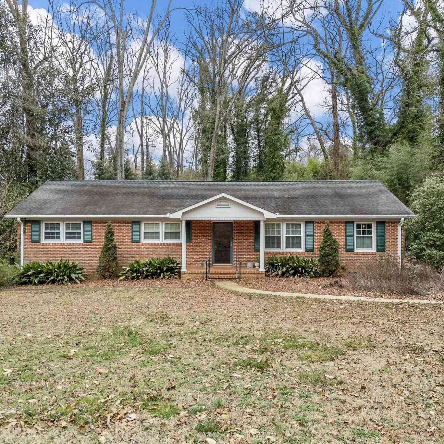 Homes For Sale - 150 Shelton<br/> Spartanburg, SC 29307