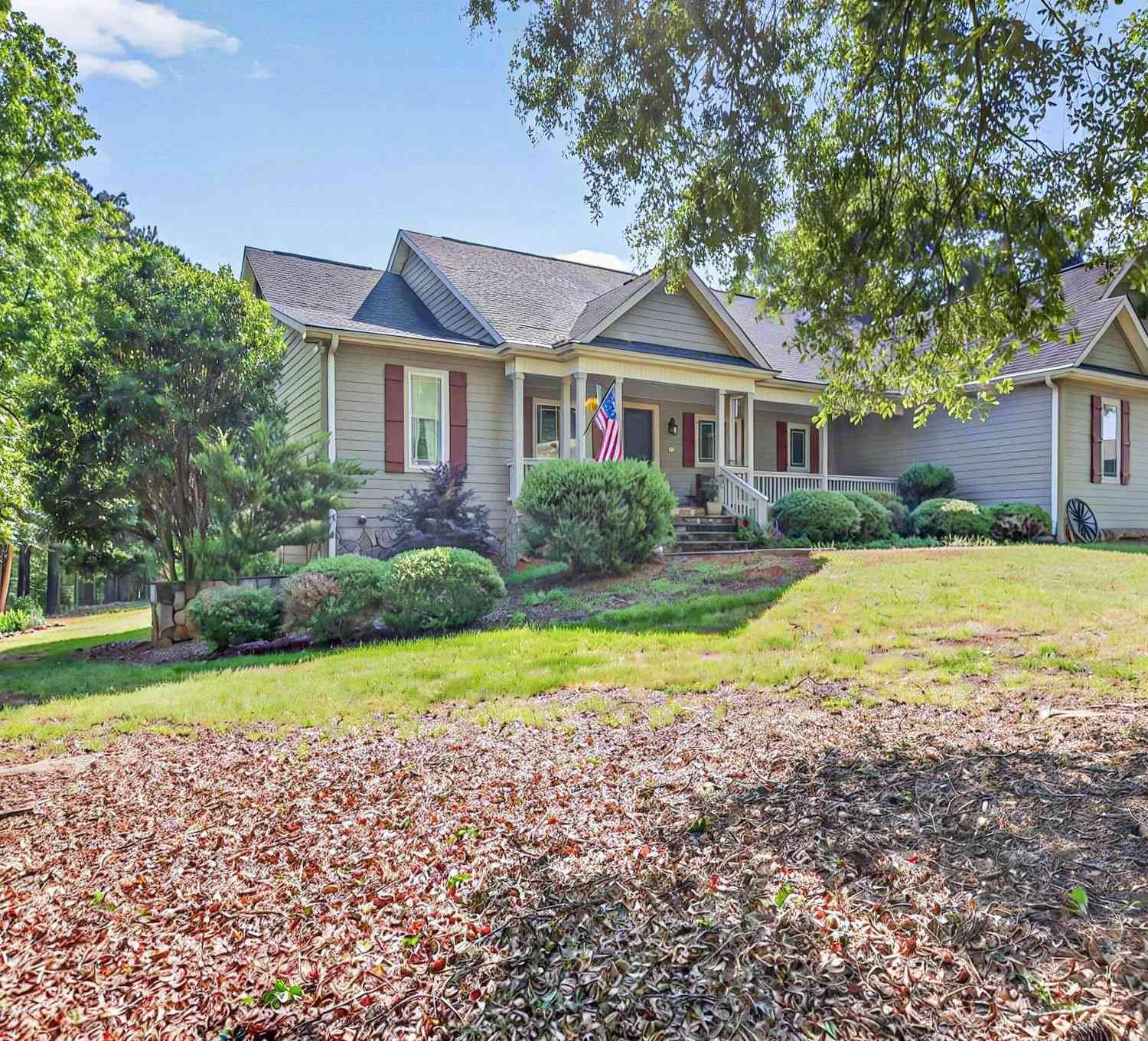 Homes For Sale - 1308 Lakewood<br/> Anderson, SC 29626
