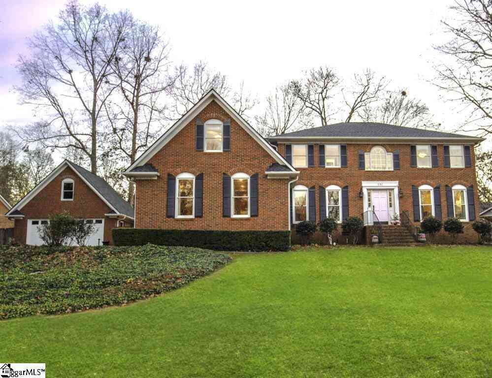 Homes For Sale - 131 Woodridge<br/> Spartanburg, SC 29301