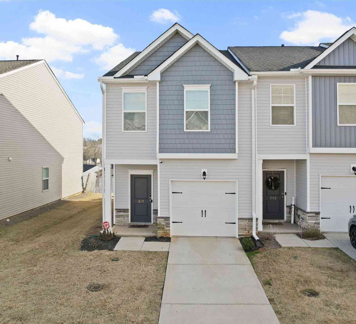 Townhouse For Sale - 310 Laurel Park<br/> Greenville, SC 29607