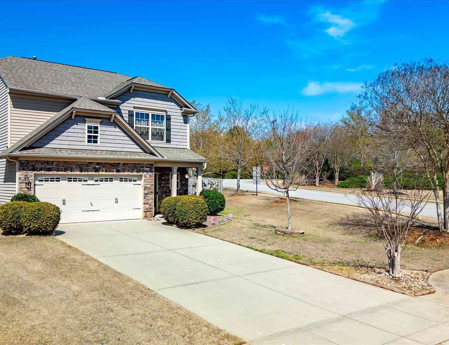 Homes For Sale - 100 Romsey<br/> Simpsonville, SC 28681