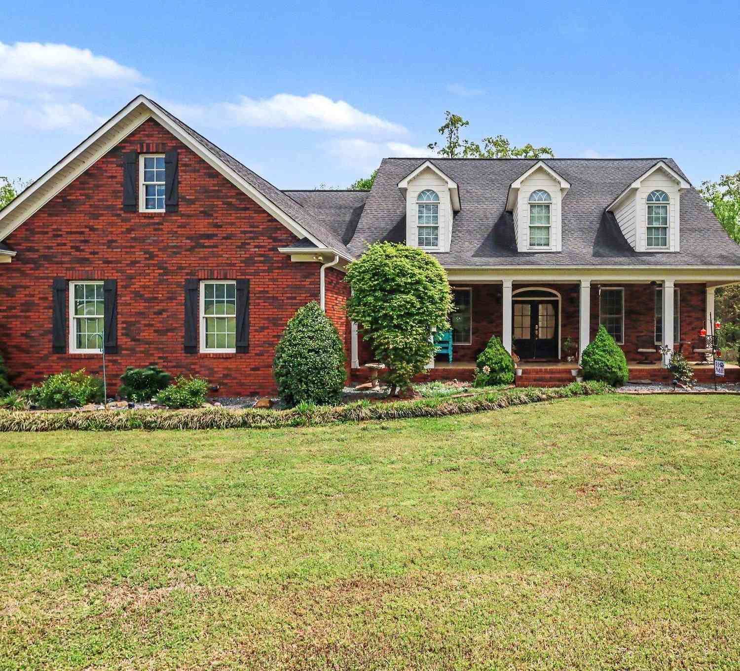 Homes For Sale - 1074 Penland<br/> Laurens, SC 29360