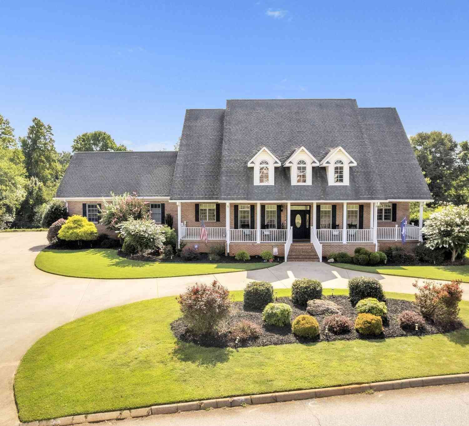 Homes For Sale - 112 N Silver Beech<br/> Greer, SC 29651