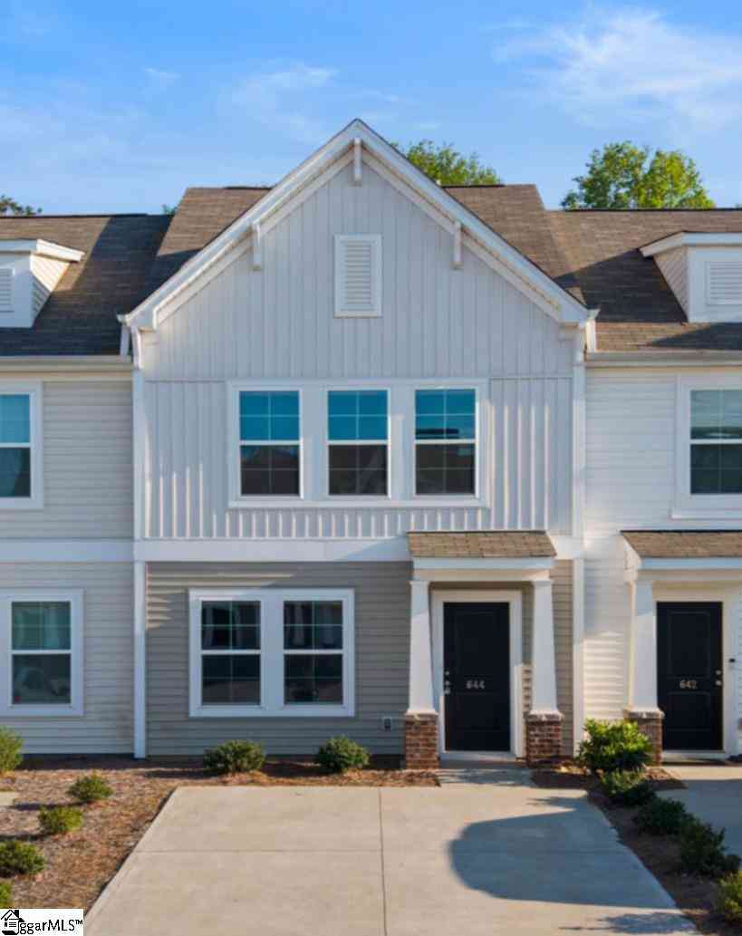 Townhouse For Sale - 644 Blossom<br/> Spartanburg, SC 29307
