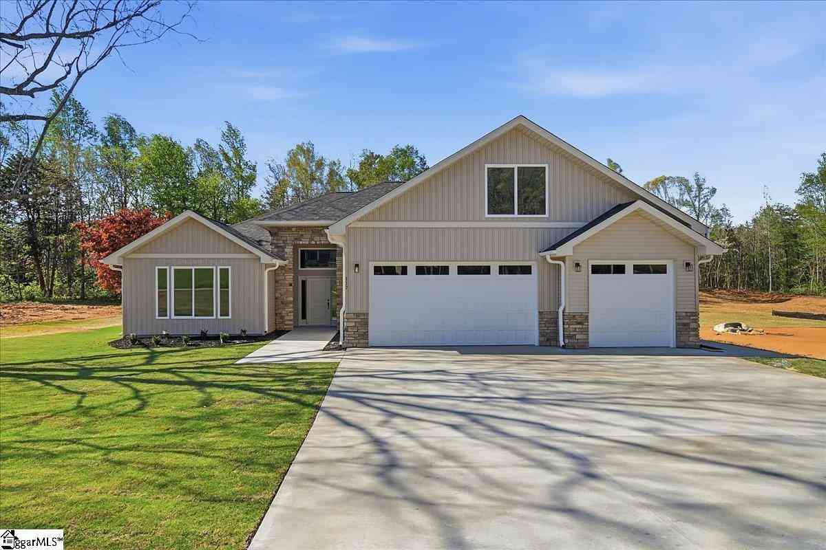 Homes For Sale - 117 Jamison<br/> Travelers Rest, SC 29690