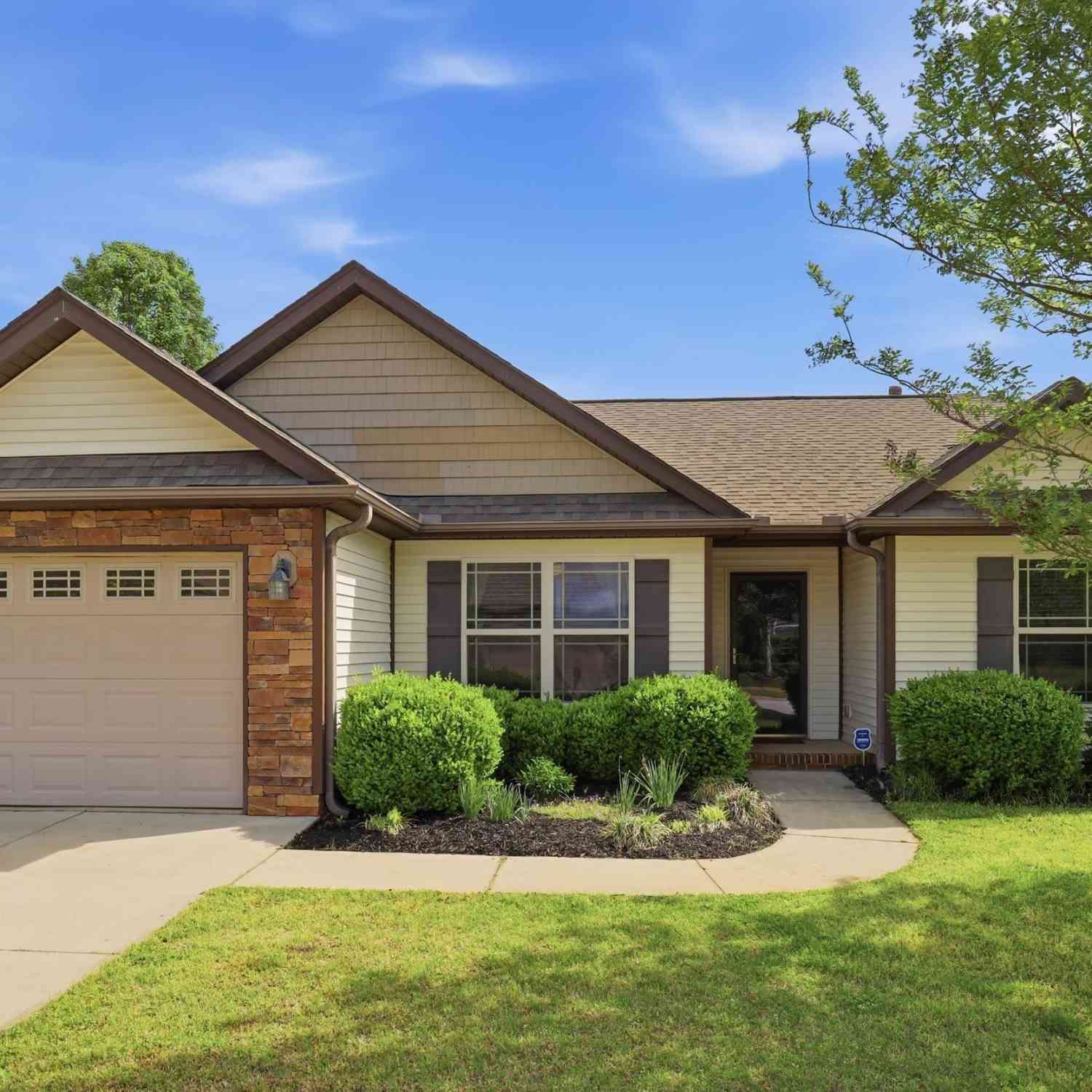 Homes For Sale - 22 Nautical<br/> Greer, SC 29650