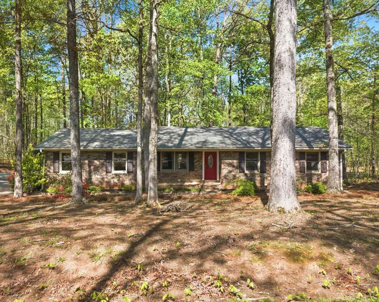 Homes For Sale - 275 Mountain Springs<br/> West Union, SC 29696