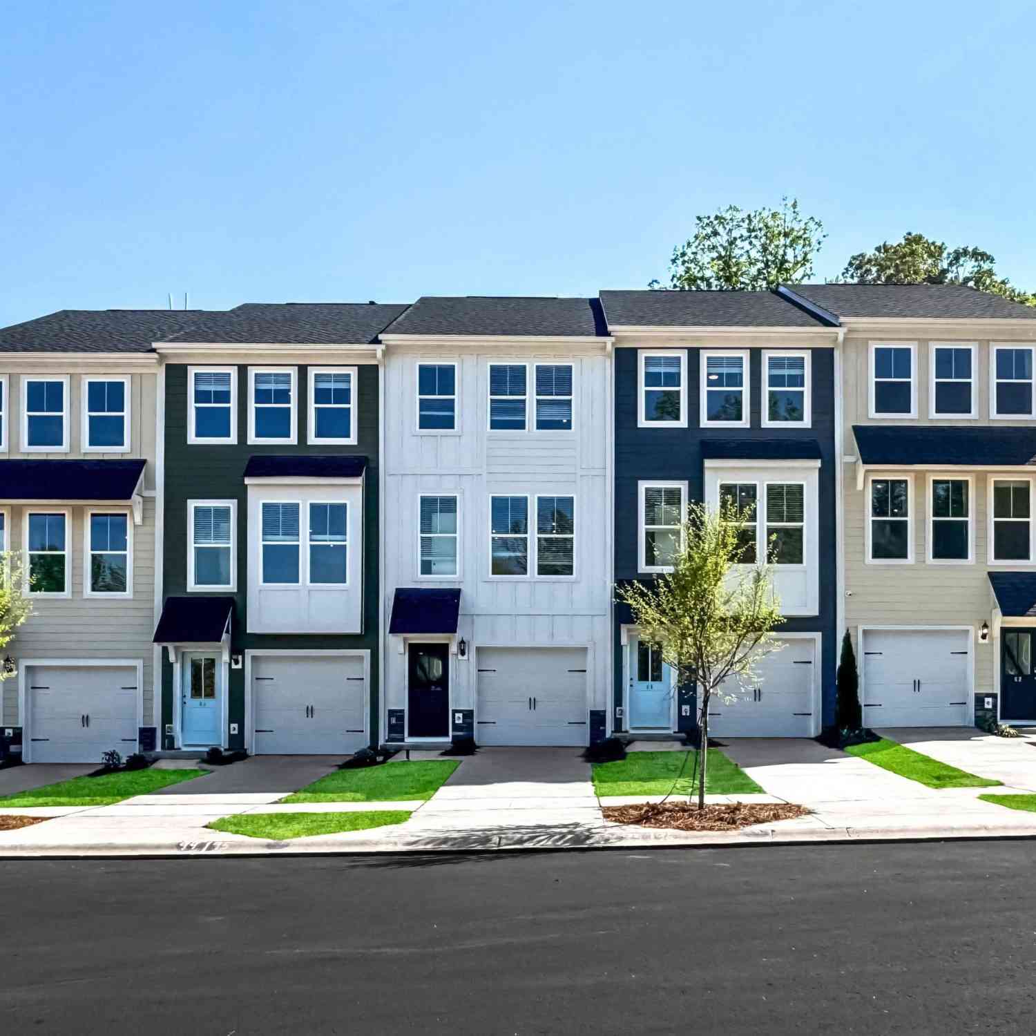 Townhouse For Sale - 64 Broad River<br/> Greenville, SC 29607