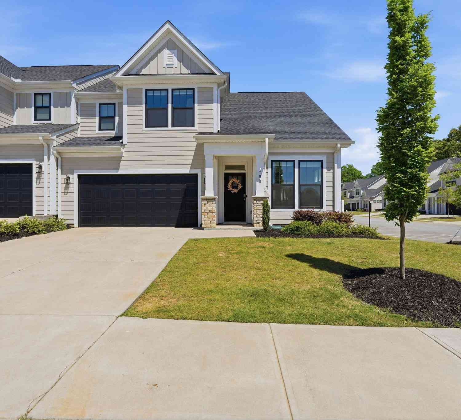 Townhouse For Sale - 400 Water Garden<br/> Simpsonville, SC 29681