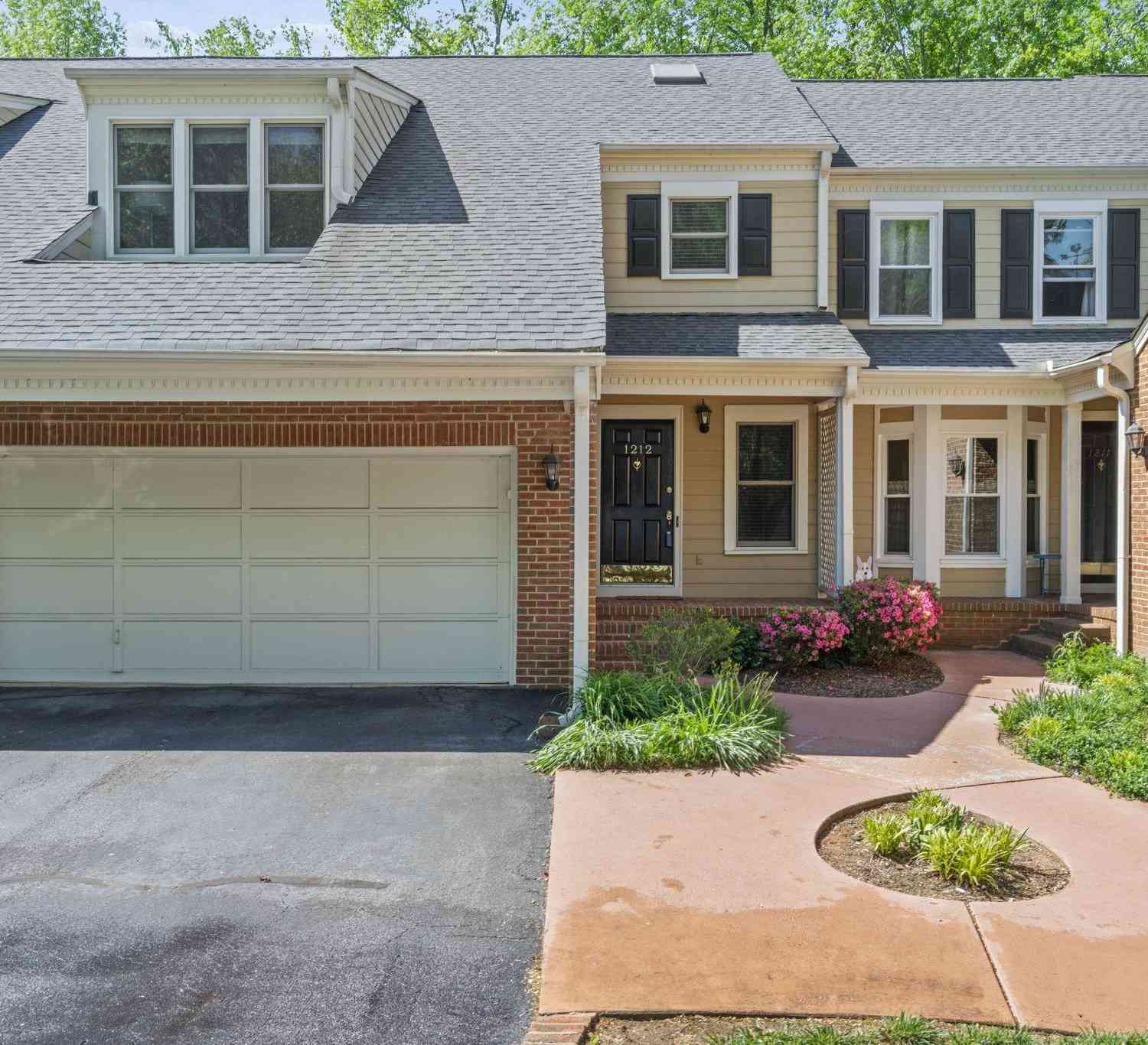 Townhouse For Sale - 1212 Shadow Way<br/> Greenville, SC 29615