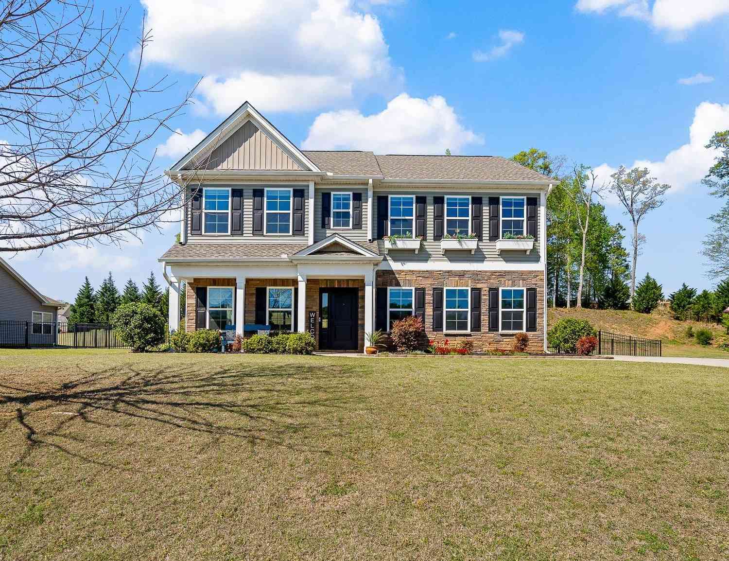 Homes For Sale - 110 Avendell<br/> Easley, SC 29642