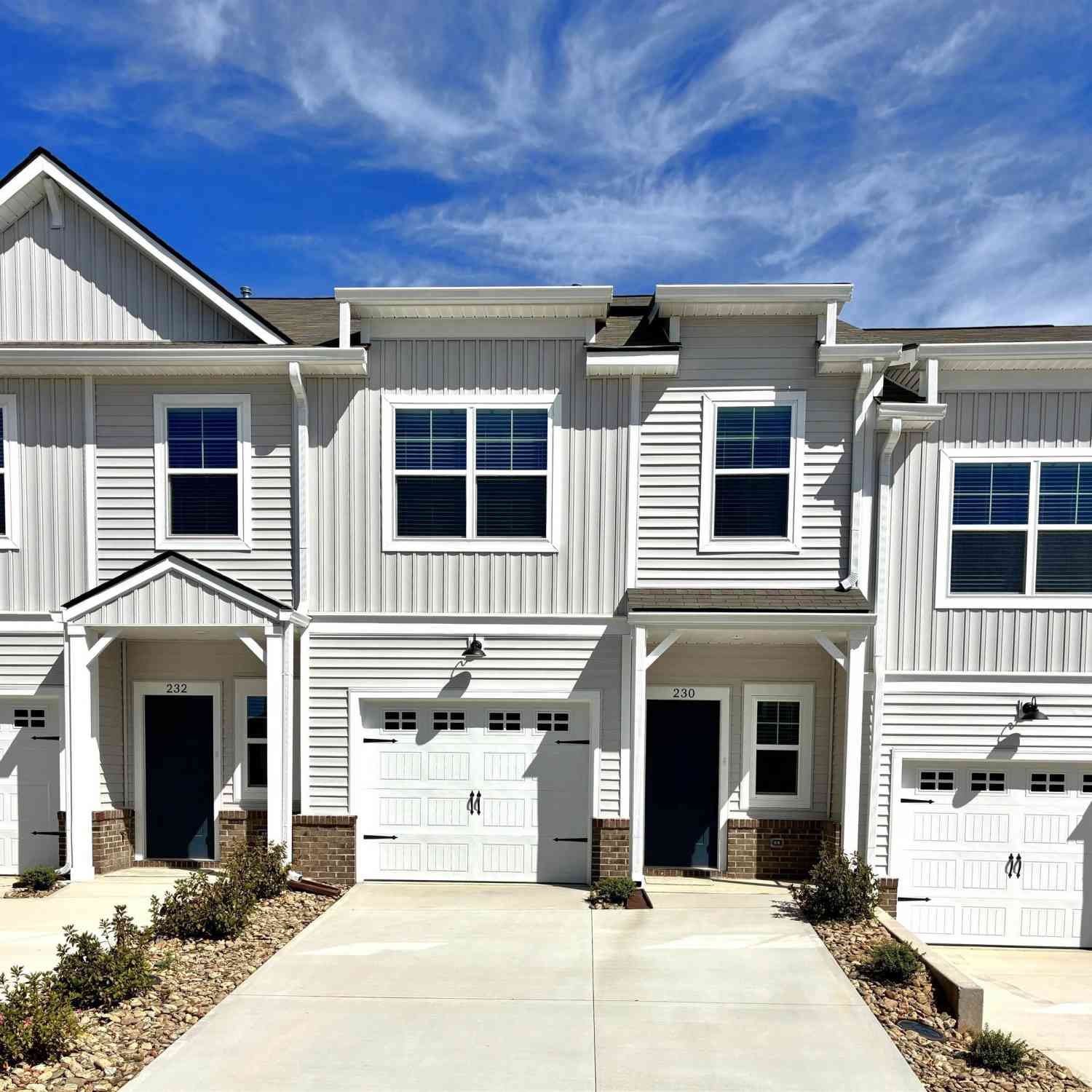Townhouse For Sale - 230 Crimson Tree<br/> Greenville, SC 29607
