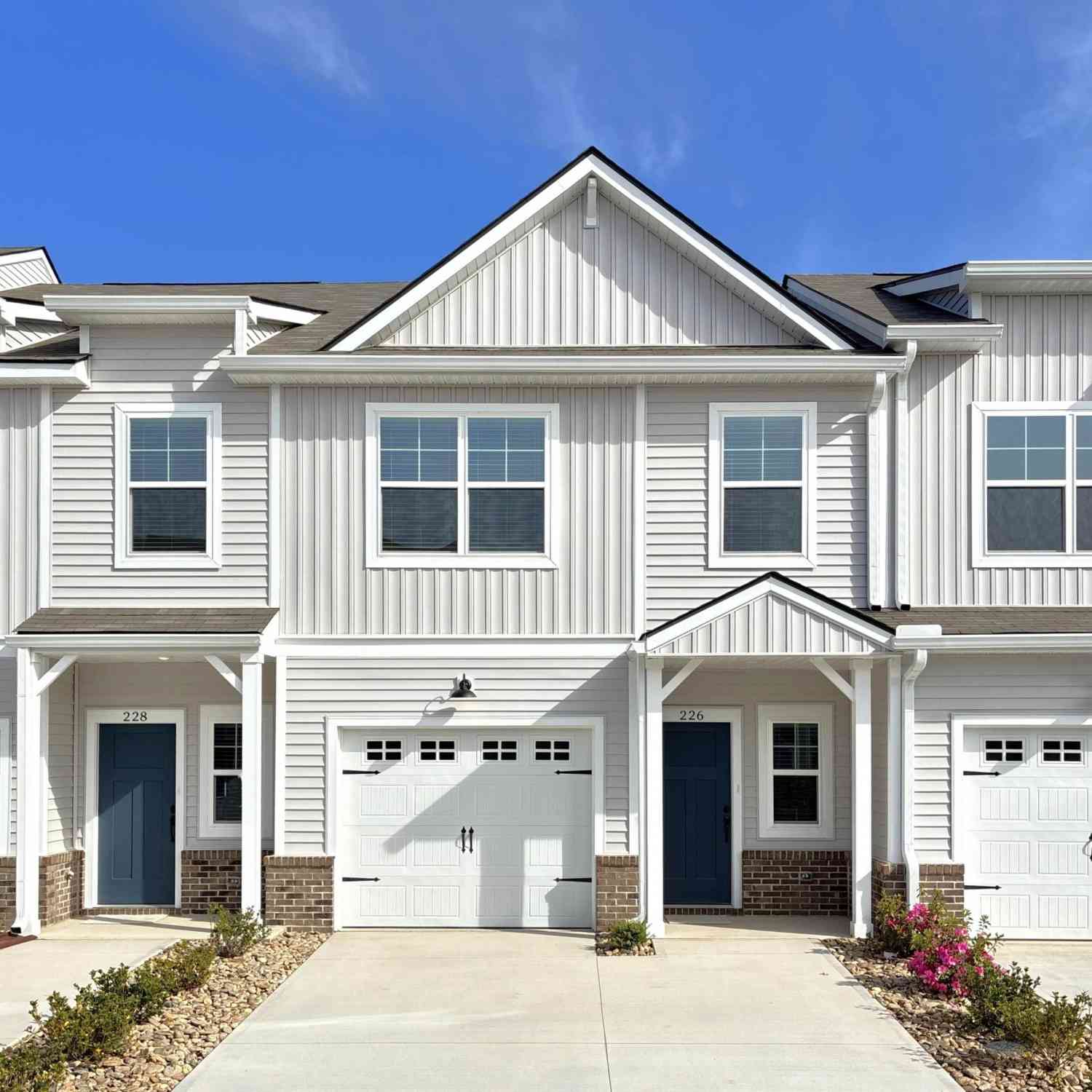 Townhouse For Sale - 226 Crimson Tree<br/> Greenville, SC 29607