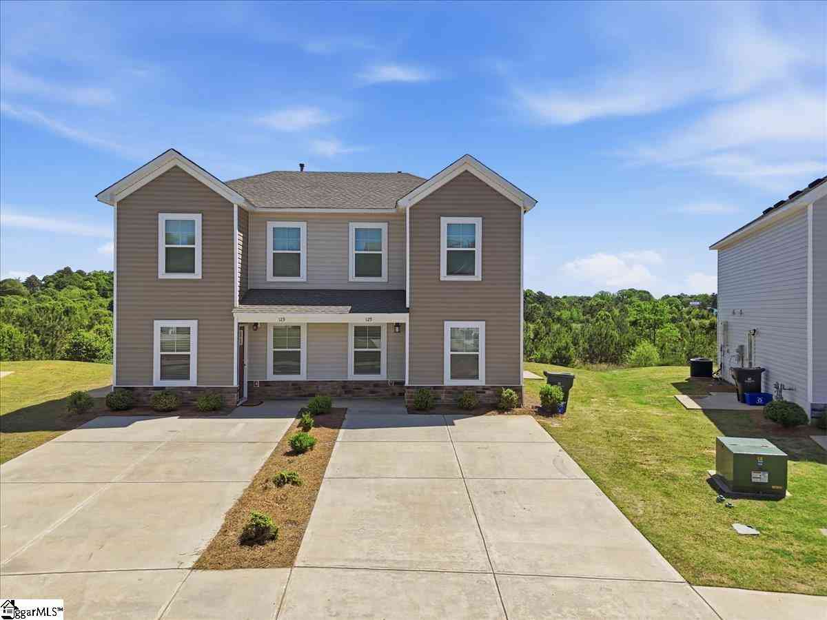 Townhouse For Sale - 125 Adger<br/> Pendleton, SC 29670