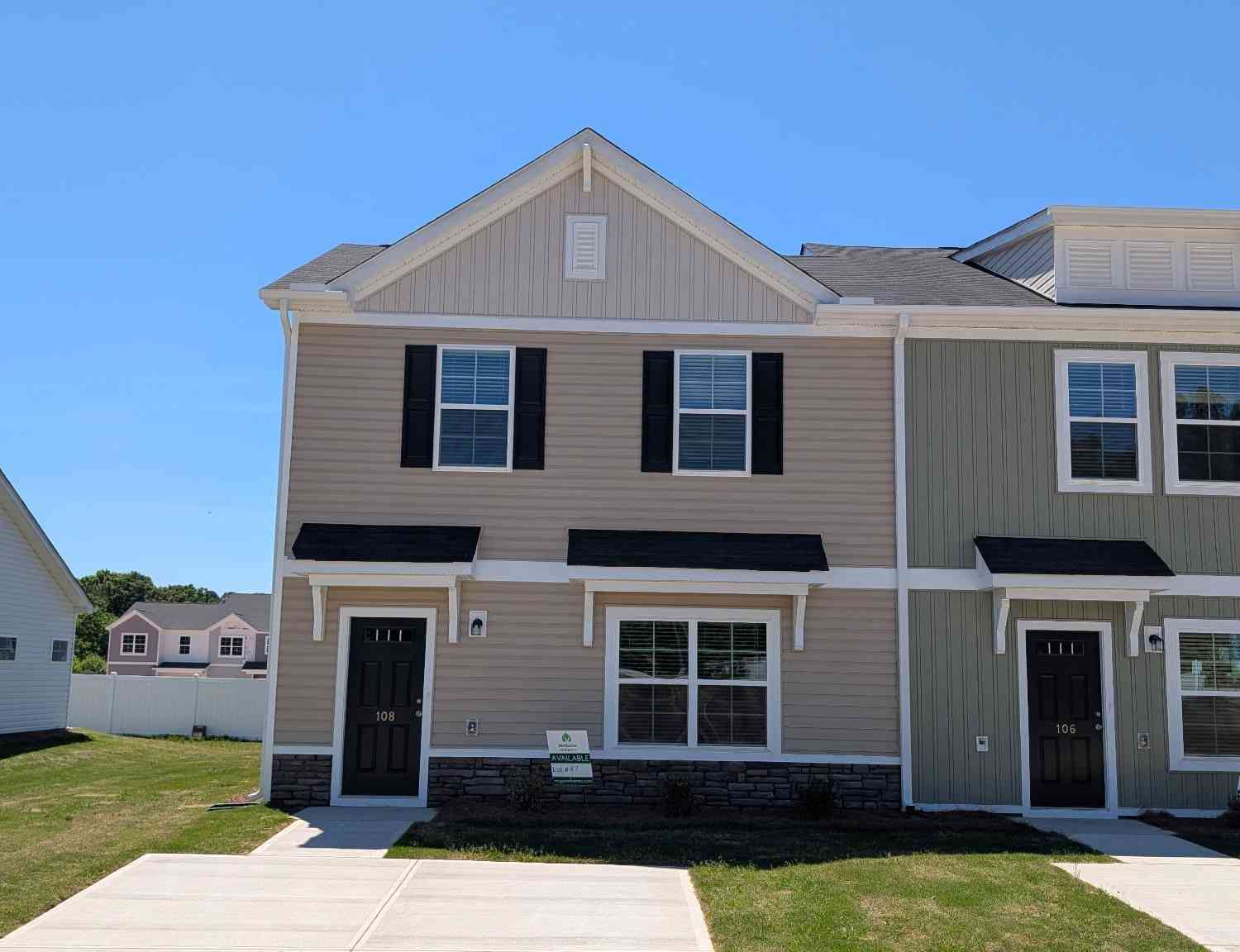 Townhouse For Sale - 108 Lilac<br/> Greenwood, SC 29646