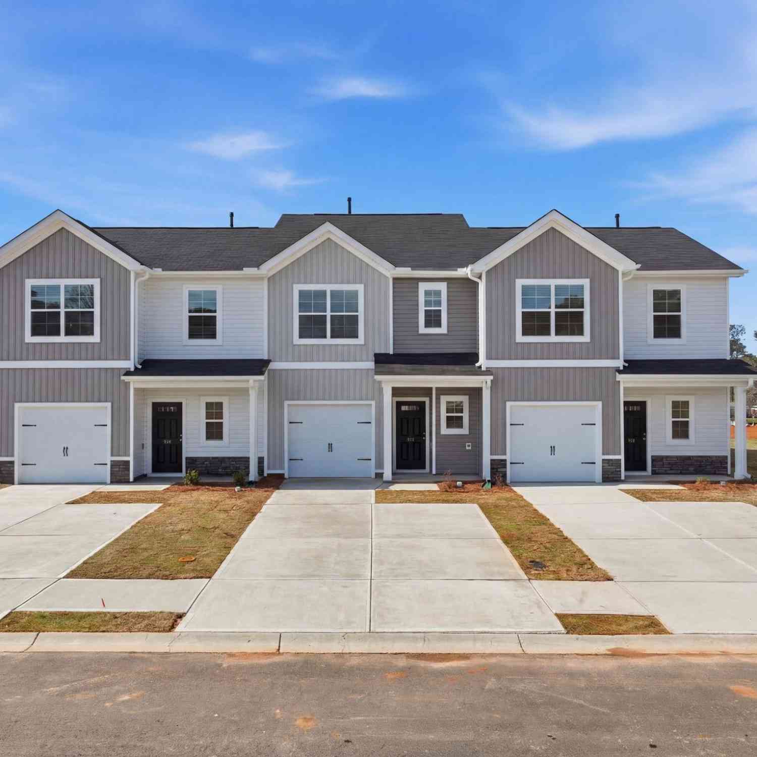 Townhouse For Sale - 321 Lilac<br/> Greenwood, SC 29646
