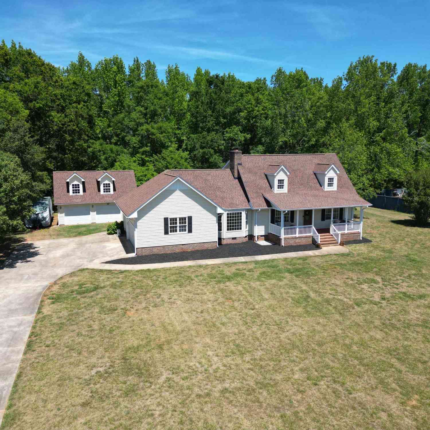 Homes For Sale - 206 Mountain Crest<br/> Taylors, SC 29687