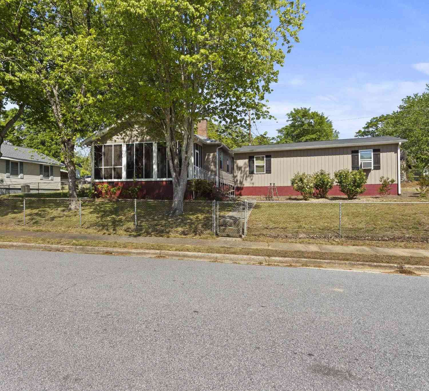 Homes For Sale - 106 Webster<br/> Slater, SC 29683