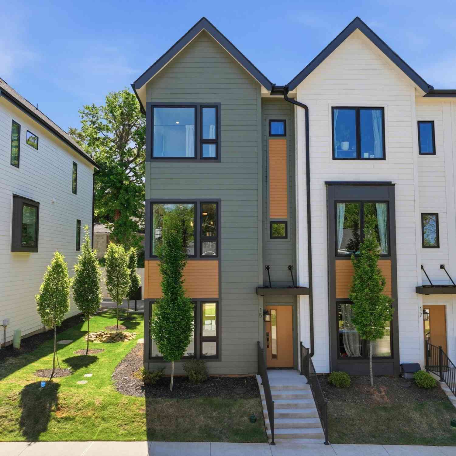 Townhouse For Sale - 15 Conwell<br/> Greenville, SC 29601