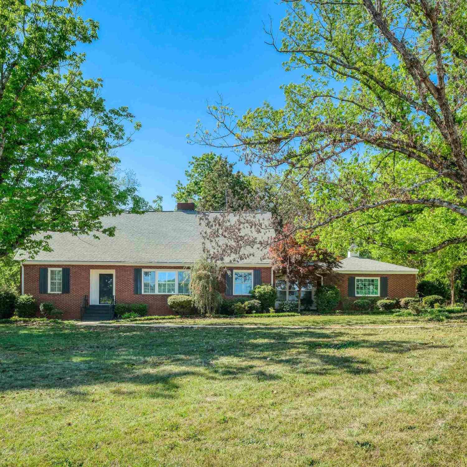 Homes For Sale - 1429 East Calhoun<br/> Anderson, SC 29621