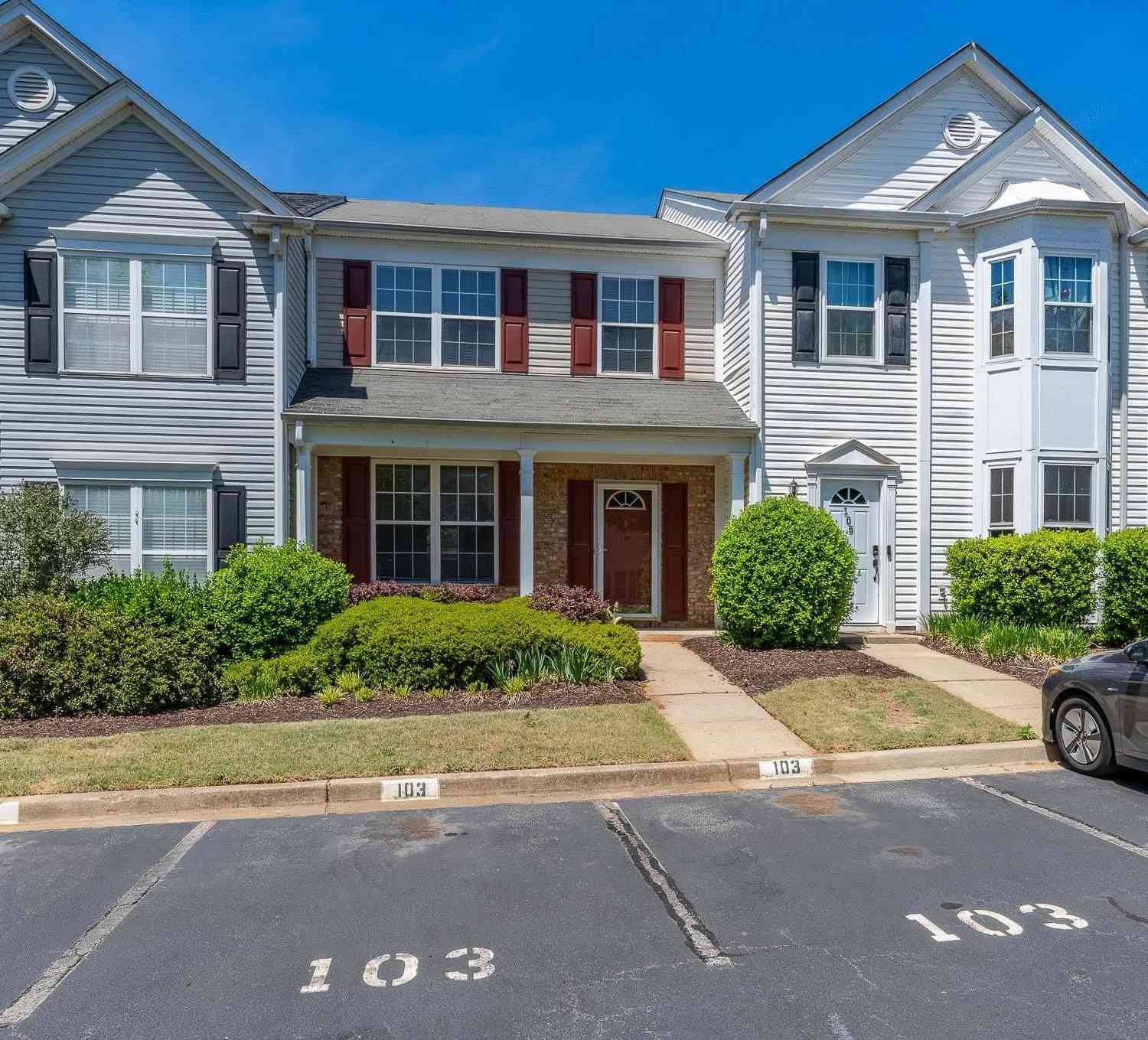 Townhouse For Sale - 103 Waterford Park<br/> Greer, SC 29650