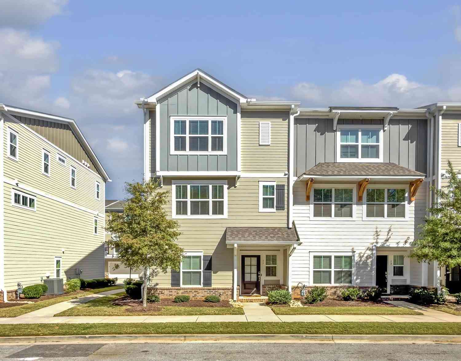 Townhouse For Sale - 11 Keat<br/> Greenville, SC 29601