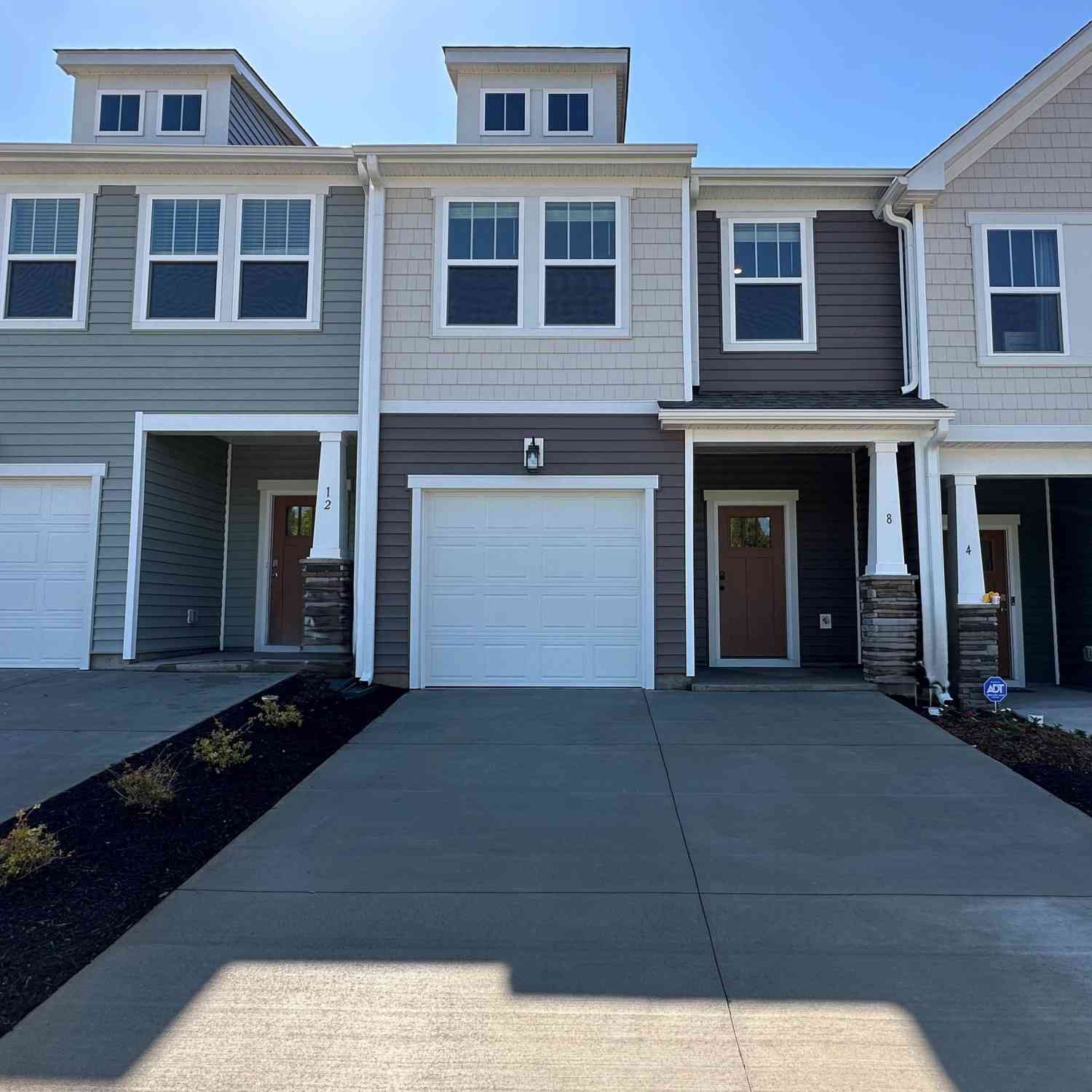 Townhouse For Sale - 8 Shoemaker<br/> Greenville, SC 29617