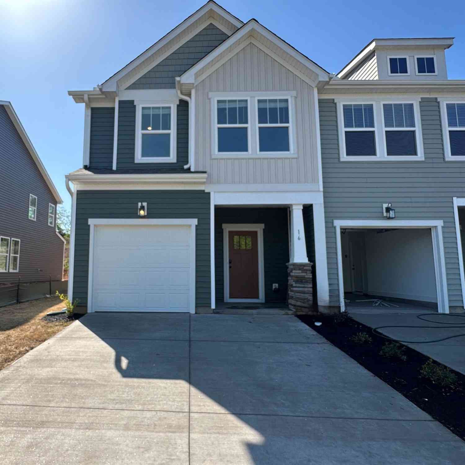 Townhouse For Sale - 16 Shoemaker<br/> Greenville, SC 29617