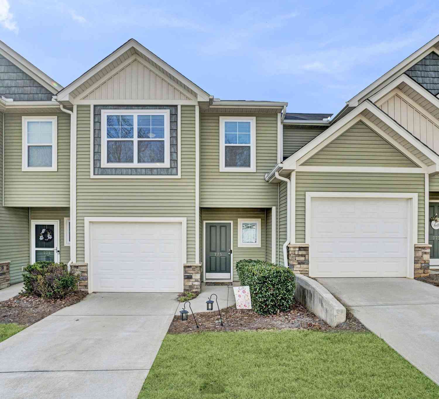 Townhouse For Sale - 775 Elmbrook<br/> Simpsonville, SC 29681