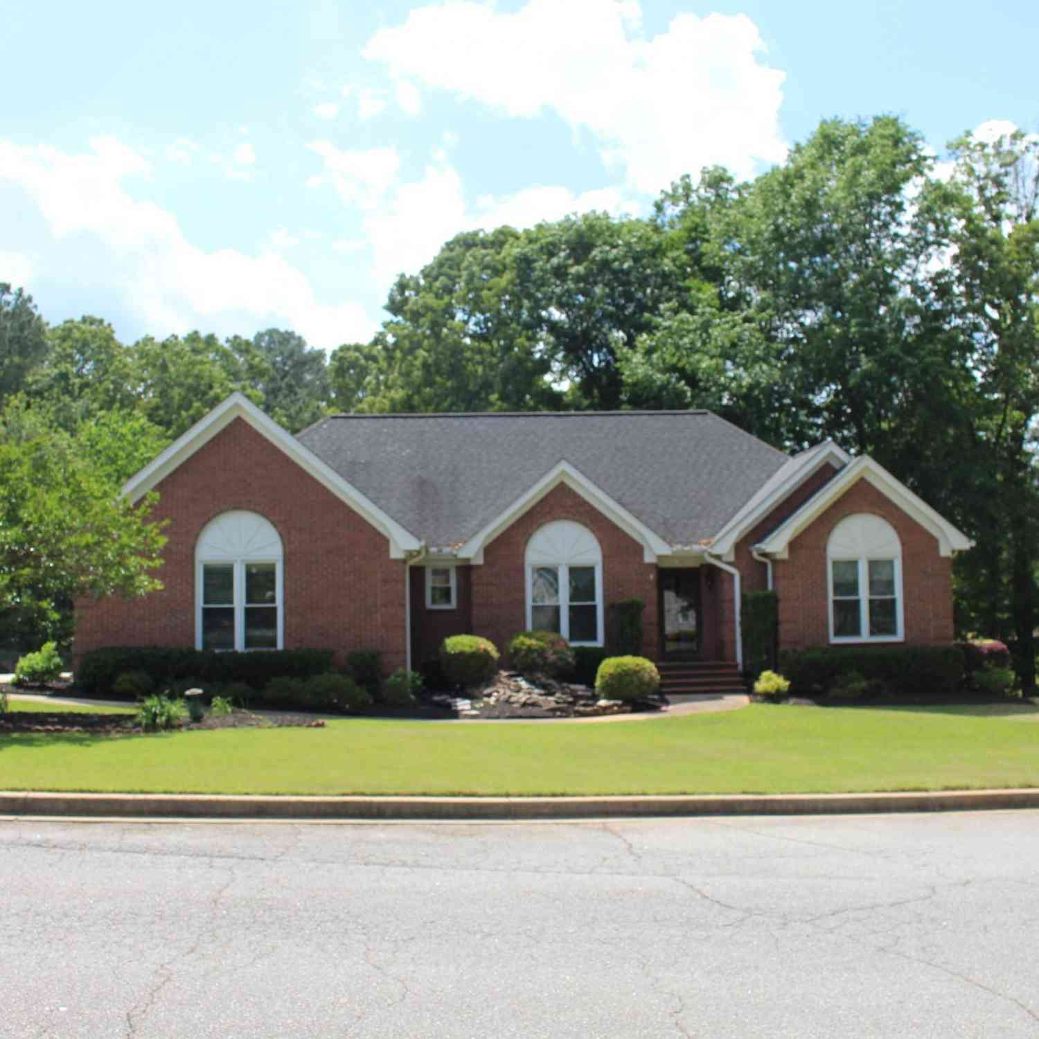 Homes For Sale - 100 Camperdown<br/> Easley, SC 29673