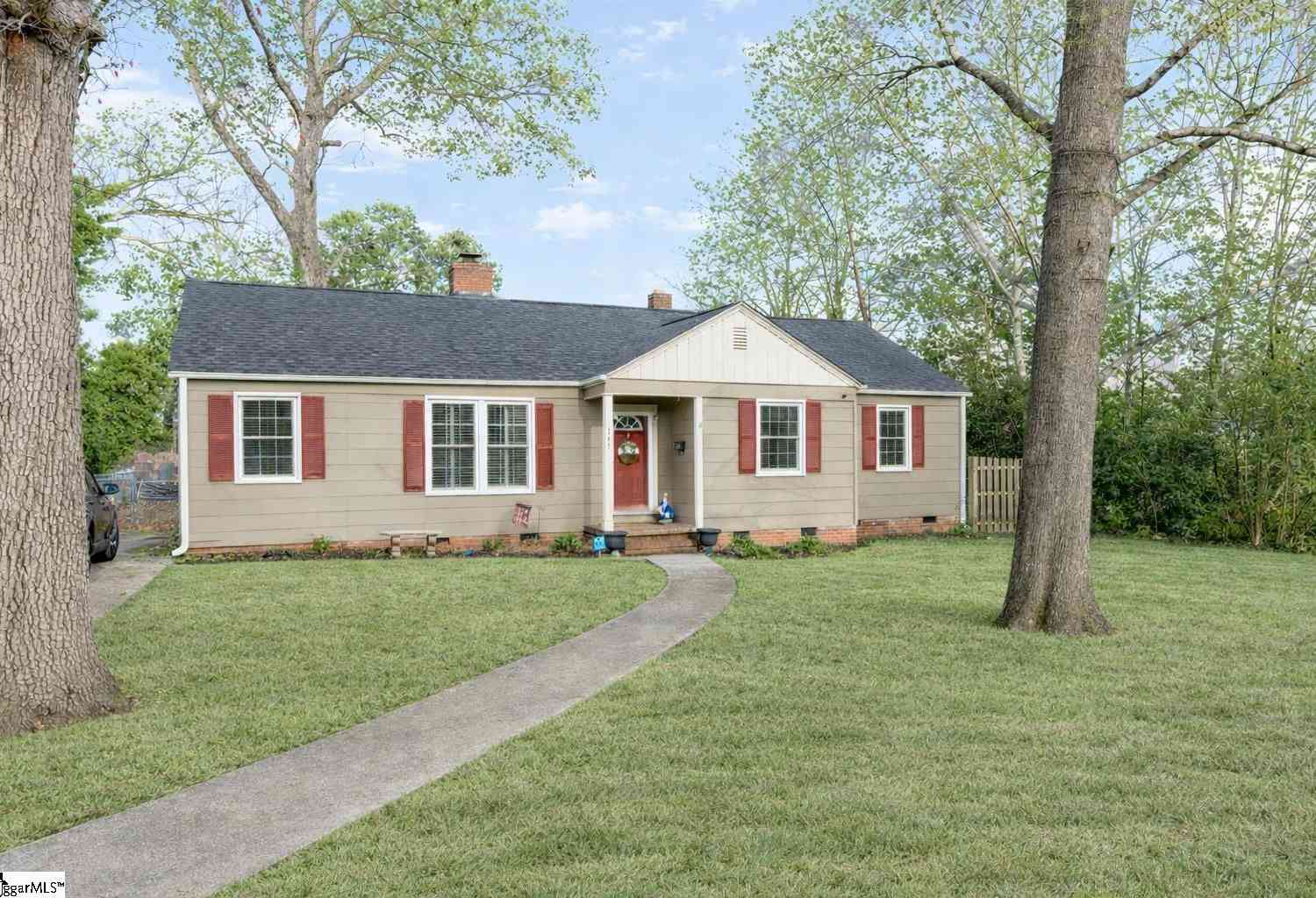 Homes For Sale - 315 Briarwood<br/> Spartanburg, SC 29301