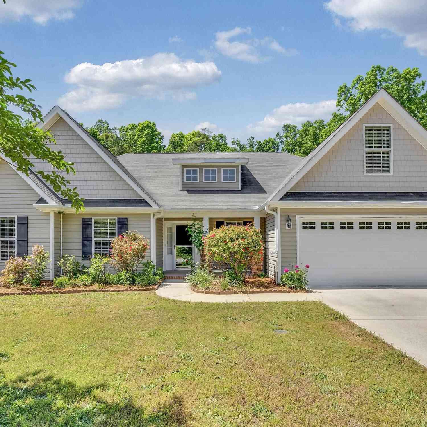 Homes For Sale - 126 Sprouse Farm<br/> Fountain Inn, SC 29644
