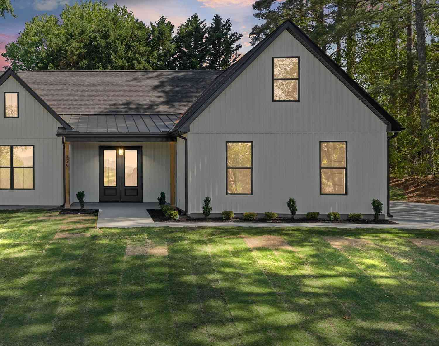 Homes For Sale - 329 Wall<br/> Campobello, SC 29322