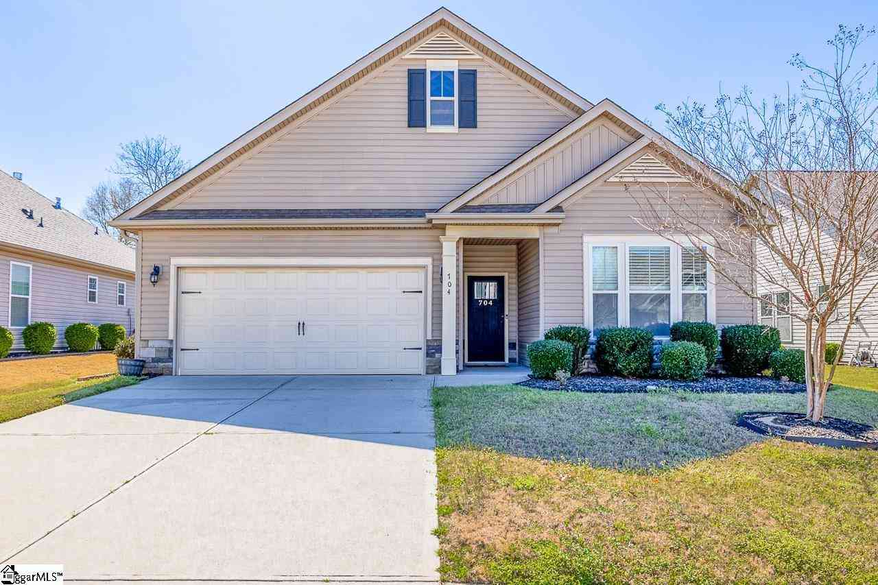 Homes For Sale - 704 Ridgeville Crossing<br/> Inman, SC 29349