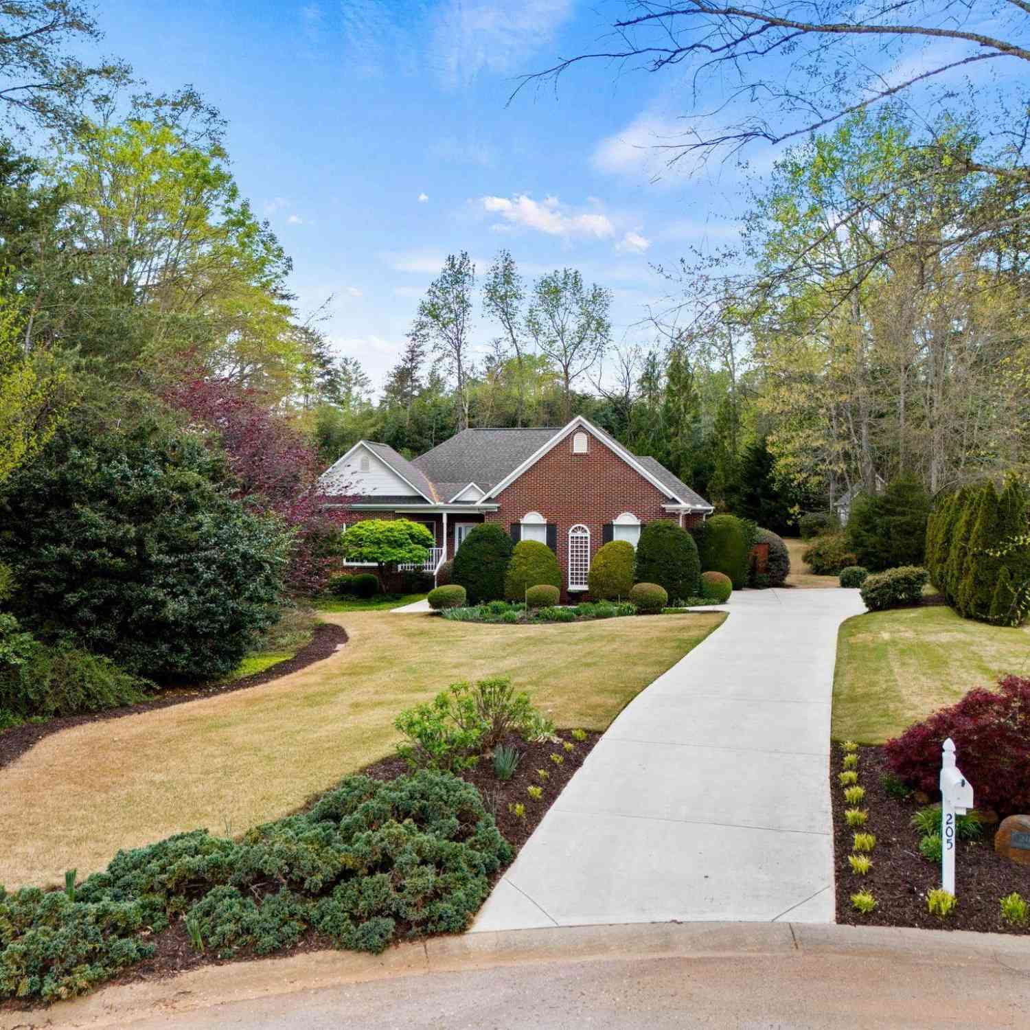 Homes For Sale - 205 View Forest<br/> Greer, SC 29651