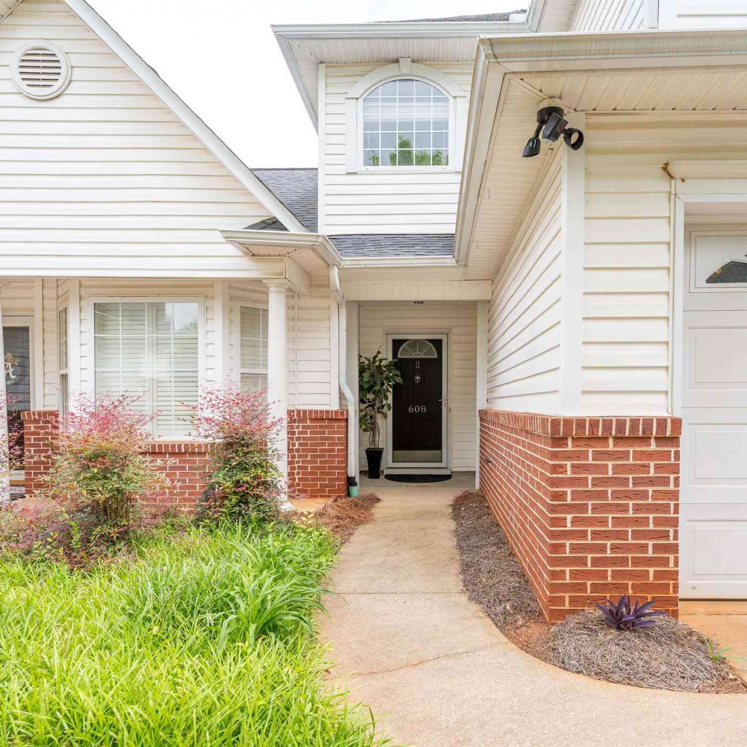 Townhouse For Sale - 608 Glassyrock<br/> Greer, SC 29650
