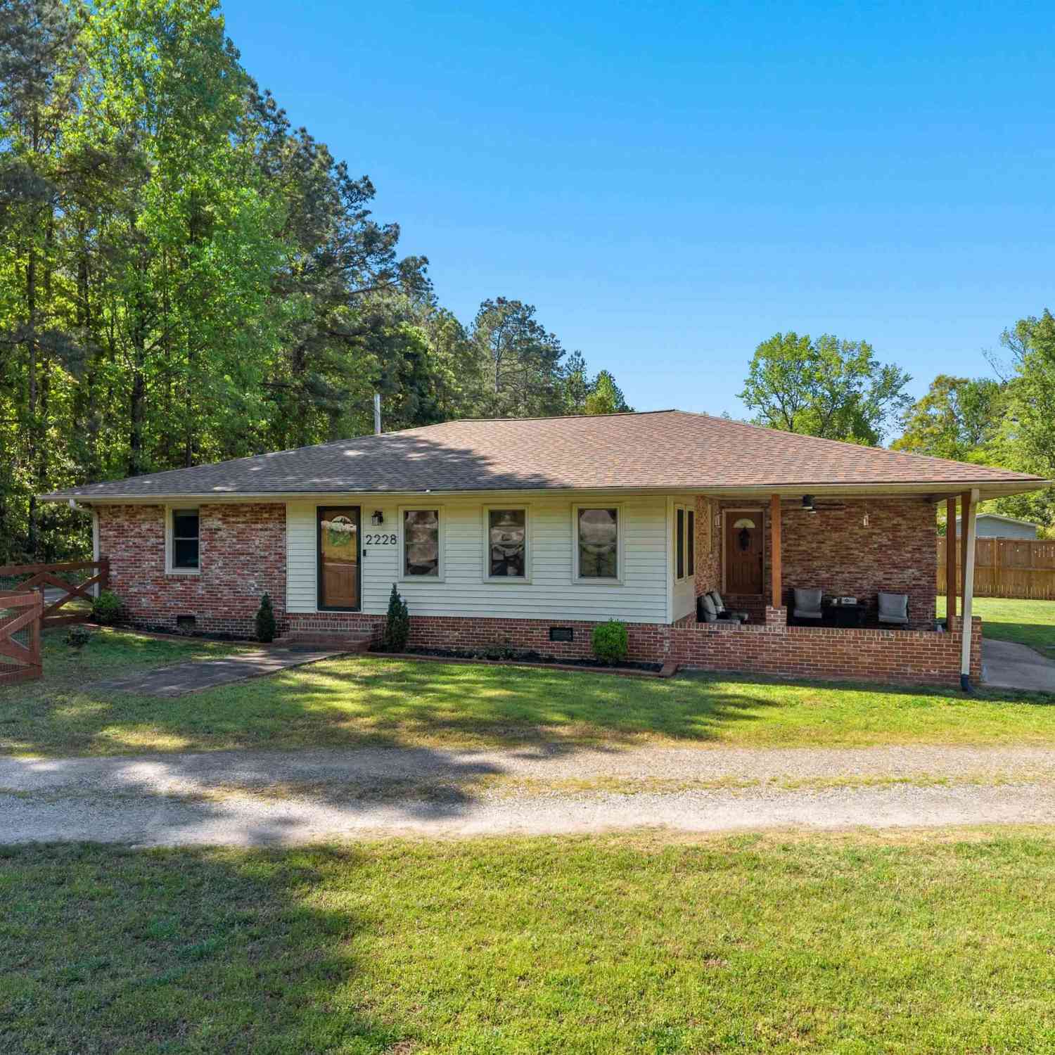 Homes For Sale - 2228 Cross Anchor<br/> Woodruff, SC 29388