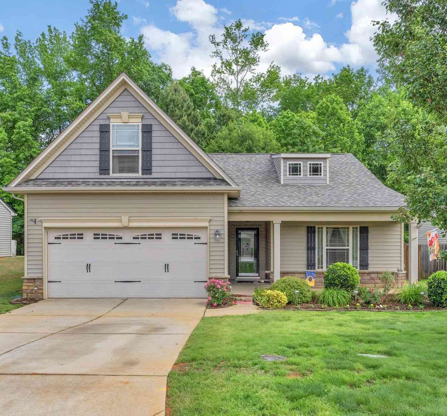 Homes For Sale - 268 Applehill<br/> Simpsonville, SC 29681