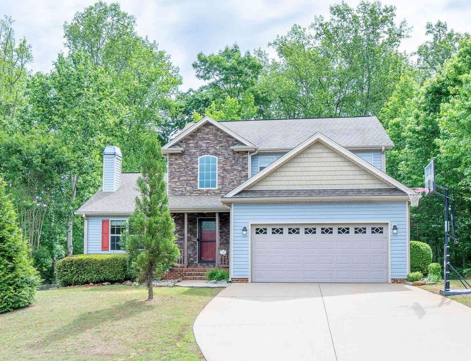 Homes For Sale - 520 Abberly<br/> Boiling Springs, SC 29316