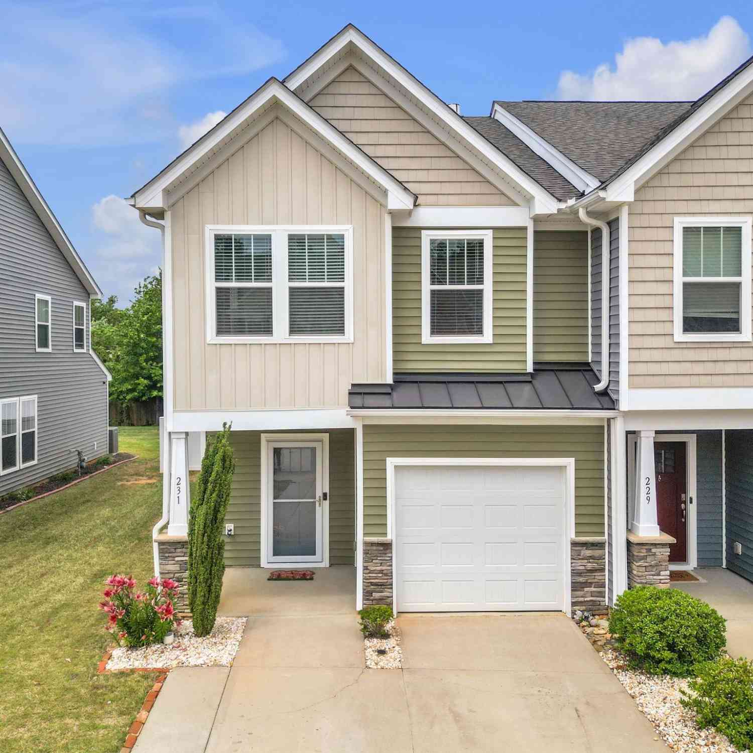 Townhouse For Sale - 231 Keaton<br/> Spartanburg, SC 29301