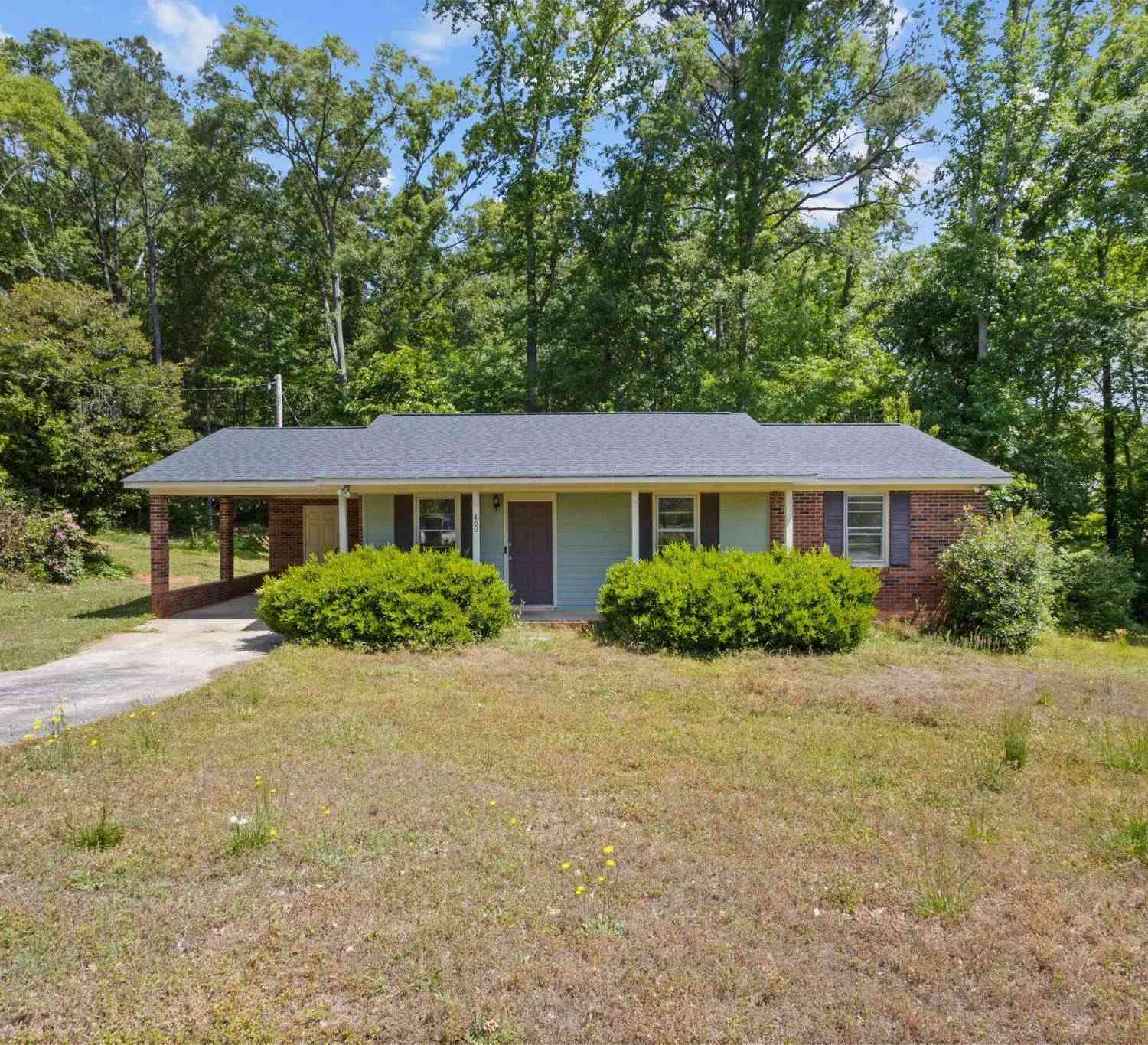 Homes For Sale - 400 Meadow<br/> Laurens, SC 29360