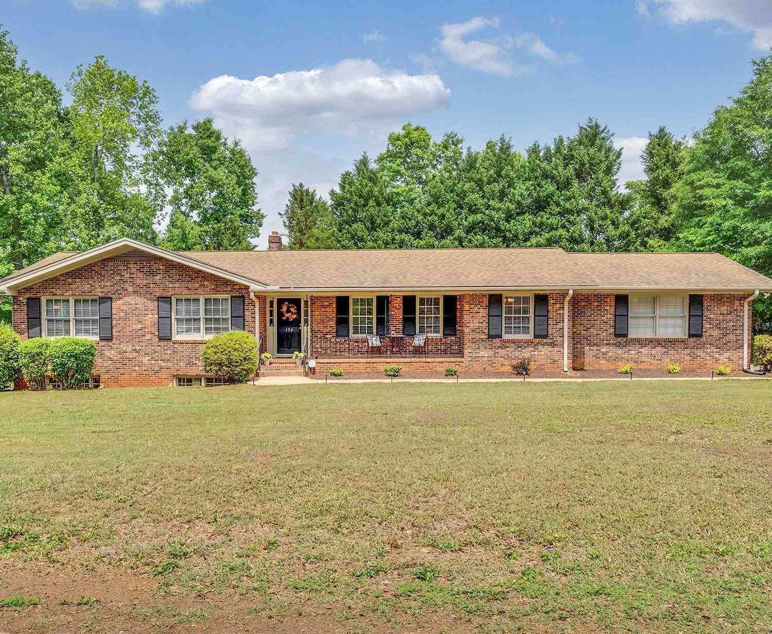 Homes For Sale - 134 Cashmere<br/> Greenville, SC 29605